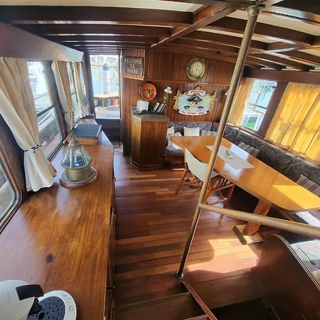Bateau Odin 보트호텔 루케이트